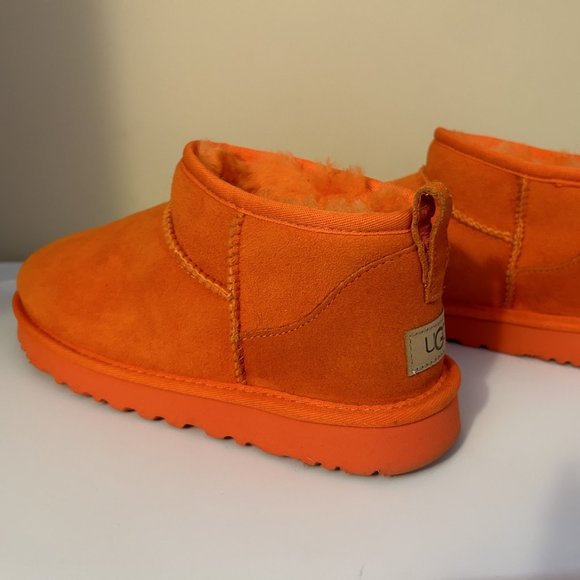 UGG Womens Classic Ultra Mini Ankle Boot - Picture 7 of 8